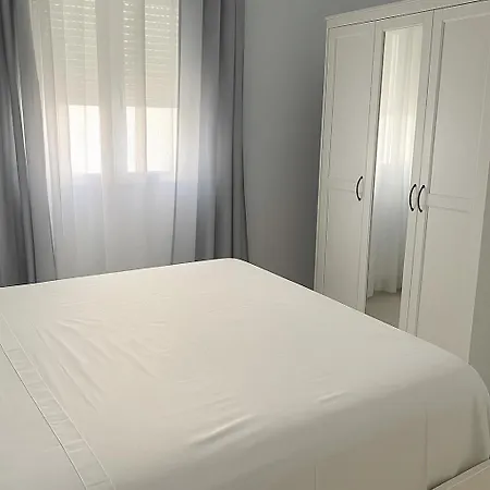 California 2b Apartment